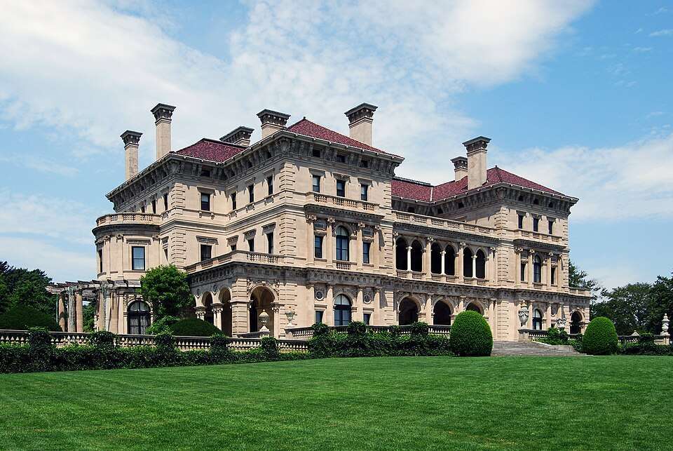 The Breakers above its lawn, Newport